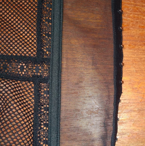 Sexy Black Merry Widow, Corset, No Size 26 Inches Across Breast, Built-I… - Picture 9 of 15